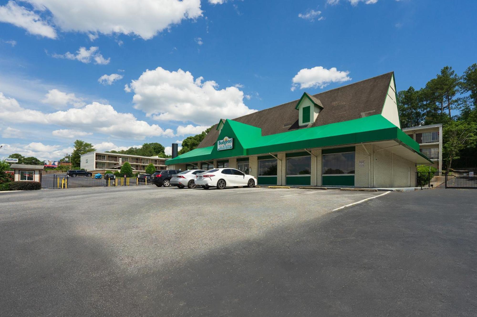 Budgetel Inn And Suites Lodge West Exterior foto