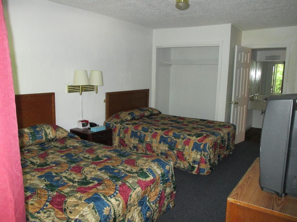 Budgetel Inn And Suites Lodge West Quarto foto